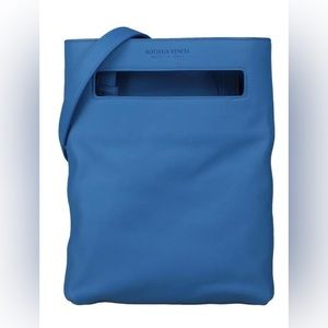 New WO tag Bottega Veneta leather crossbody bag